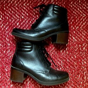 Clarks Hollis Jasmine Bootie